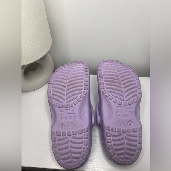Lavender Classic Clog Crocs Size 9 - Picture 6 of 6